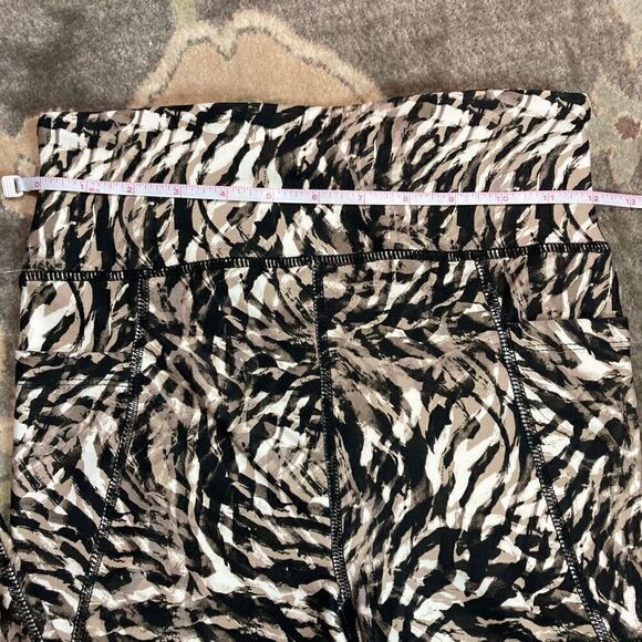 NWT Animal Print Jones New York Active Leggings - Picture 10 of 12